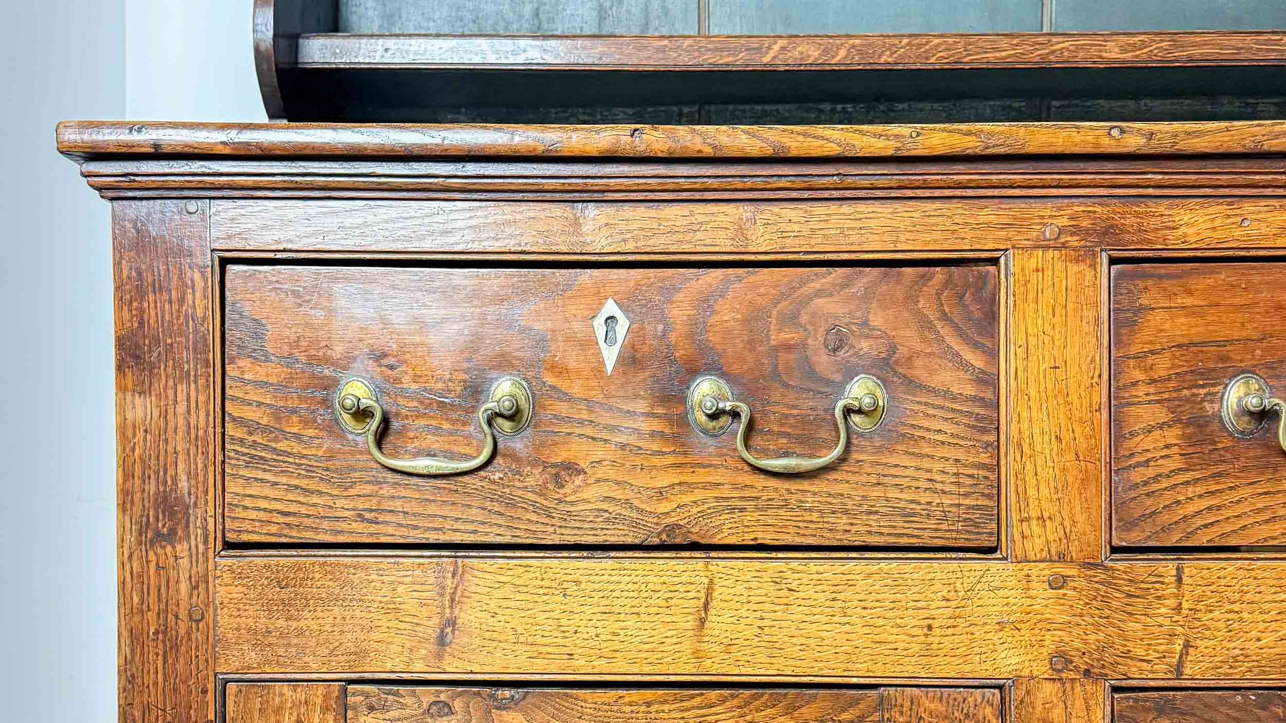 Antique and Unique, Vintage Furniture & Decor, Free Delivery